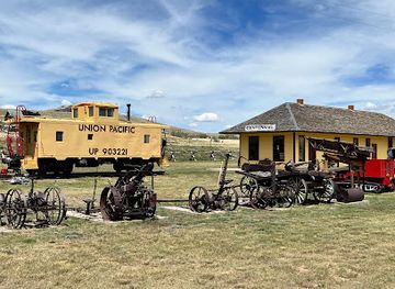 wyoming/albany-county/landmark/albany-county-cattlewomen