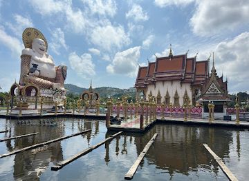 thailand/koh-samui/bophut/landmark/luang-phor-thuad-s-statue