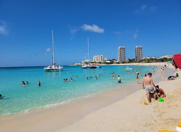 sint-maarten/great-bay-beach/landmark/da-waterhole