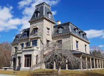 Chateau-sur-Mer