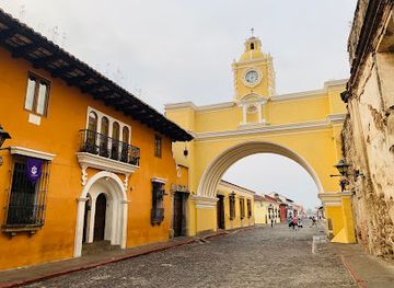 guatemala/guatemala-city/landmark/arco-de-santa-catalina