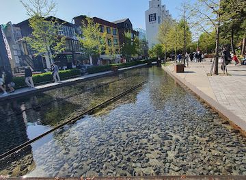south-korea/seoul/hongdae/landmark/gyeongui-line-forest-park
