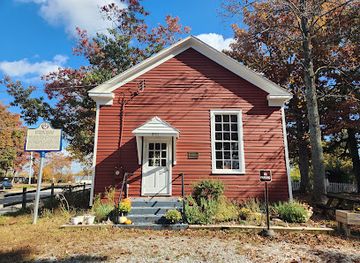 virginia/northern-virginia/landmark/historic-sydenstricker-schoolhouse