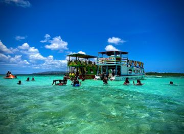 trinidad-and-tobago/pigeon-point/landmark/nylon-pool