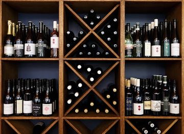 australia/canberra/dickson/landmark/the-canberra-wine-house