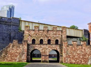 united-kingdom/manchester/castlefield/landmark/remains-of-eastern-wall-of-the-roman-fort