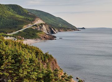 canada/cape-breton-highlands-national-park/landmark/le-vieux-chemin-du-cap-rouge-trailhead