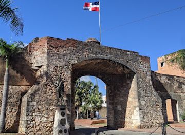 dominican-republic/santo-domingo/landmark/puerta-de-la-misericordia