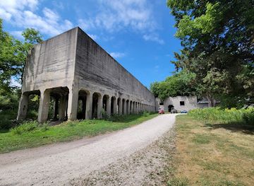 ohio/kelleys-island/landmark/old-stone-crusher