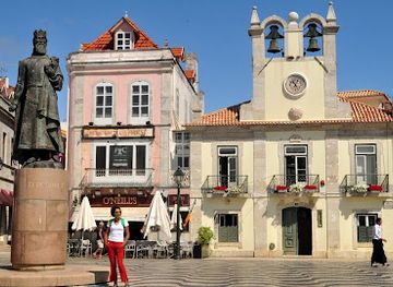 portugal/cascais/landmark/5th-of-october-square