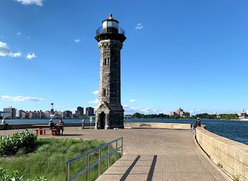 new-york/long-island/landmark/roosevelt-island-lighthouse