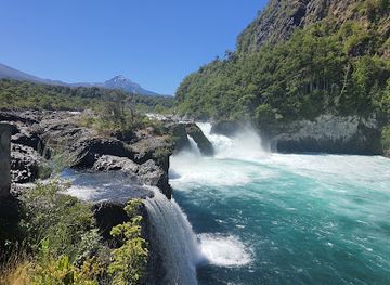 chile/patagonia/landmark/petrohue-waterfalls