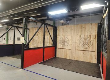 michigan/bay-city/landmark/reality-check-axe-throwing-virtual-reality