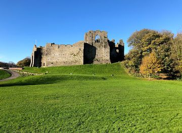 united-kingdom/west-glamorgan/landmark/oystermouth-castle