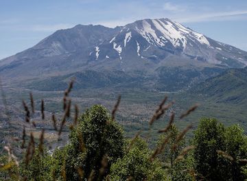 washington/mount-st-helens-area/landmark/mt-st-helens