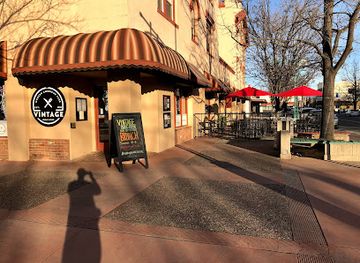 california/redding/landmark/vintage-public-house