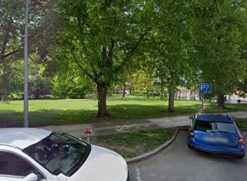 czechia/hradec-kralove/landmark/park-u-muzea