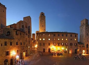 italy/san-gimignano/landmark/hotel-leon-bianco