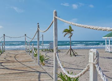 honduras/puerto-cortes/landmark/hotel-costa-azul-faro-marejada