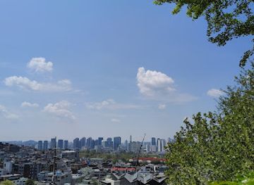 south-korea/seoul/itaewon/landmark/gyeongnidan-gil