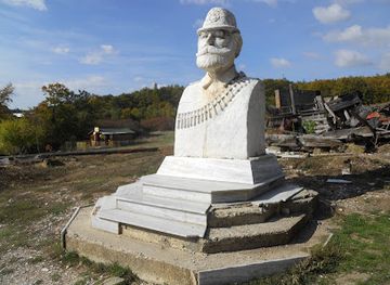 kosovo/karadak/landmark/memorial-complex-adem-jashari