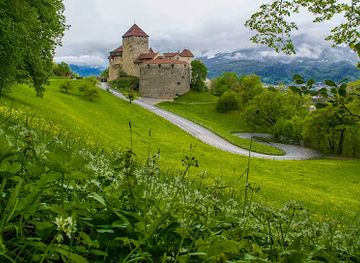 liechtenstein/vaduz-nature-park/landmark/schlosswiese