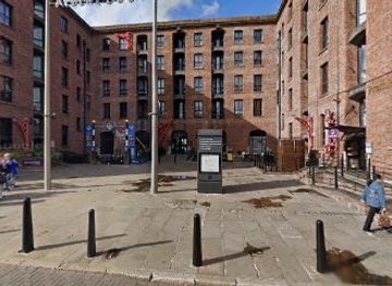 united-kingdom/liverpool/albert-dock/landmark/liverpool-wheel