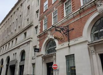 united-kingdom/sussex/landmark/lombard-st