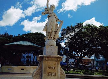 el-salvador/santa-ana/landmark/parque-libertad