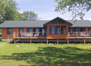 minnesota/big-woods/landmark/flag-island-resort