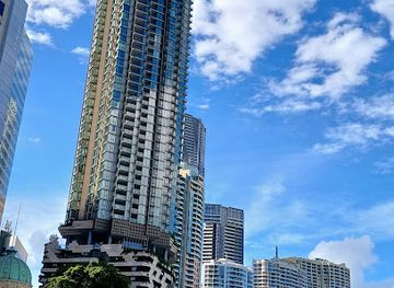 australia/brisbane/landmark/petrie-bight-retaining-wall