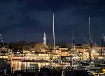 maine/camden/landmark/barren-s-distillery-restaurant