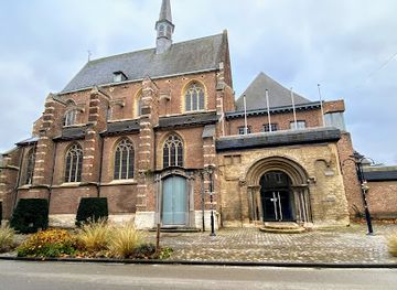 belgium/leuven/landmark/de-romaanse-poort