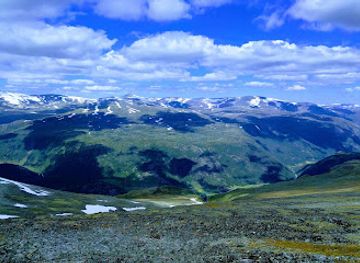 norway/jotunheimen-national-park/landmark/galdhopiggen-summer-ski-centre