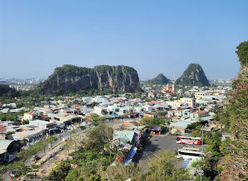 vietnam/da-nang/ngu-hanh-son-district/landmark/dai-vong-giang