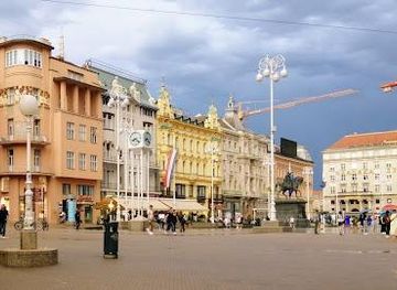 croatia/zagreb/landmark/trg-bana-josipa-jelacica