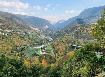 bosnia-and-herzegovina/vrelo-bosne-park/landmark/white-fortress