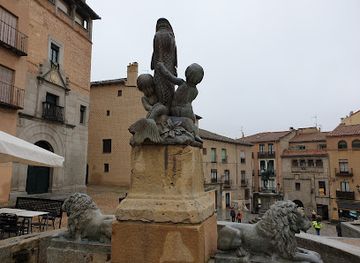 spain/segovia/landmark/sirenas-de-segovia