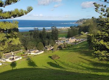 norfolk-island/queen-victoria-s-garden/landmark/queen-elizabeth-lookout