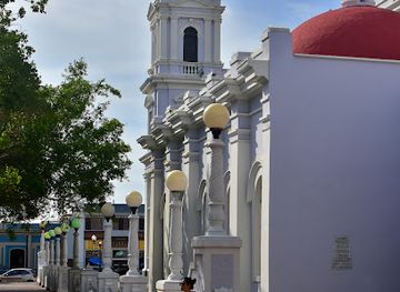 puerto-rico/ponce/landmark/monumento-a-domingo-cruz