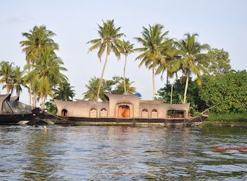 india/kerala-backwaters/landmark/kerala-backwater-houseboats
