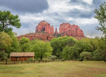 arizona/sedona/landmark/crescent-moon-picnic-site