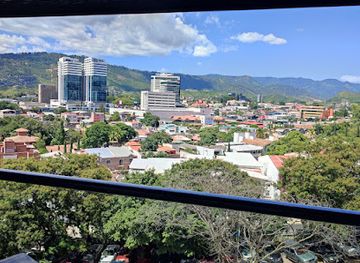 honduras/tegucigalpa/landmark/casa-santa