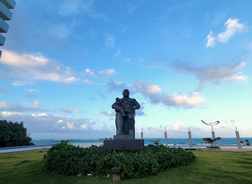 puerto-rico/san-juan/condado/landmark/cardumen-onirico
