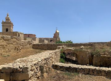 malta/gozo-citadel/landmark/foso-e-interior-citadelle-de-victoria