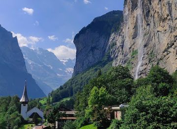 switzerland/lauterbrunnen-valley/landmark/staubbach-falls