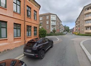 norway/oslo/grunerlokka/landmark/middle-of-the-street