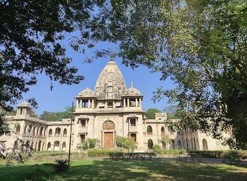 india/vadodara/fatehganj/landmark/kirti-mandir-in-vadodara