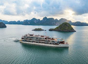 vietnam/ha-long-bay/landmark/heritage-cruises-binh-chuan-cat-ba-archipelago