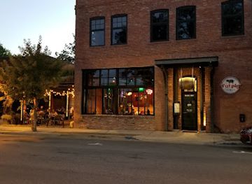 idaho/sandpoint/landmark/the-fat-pig